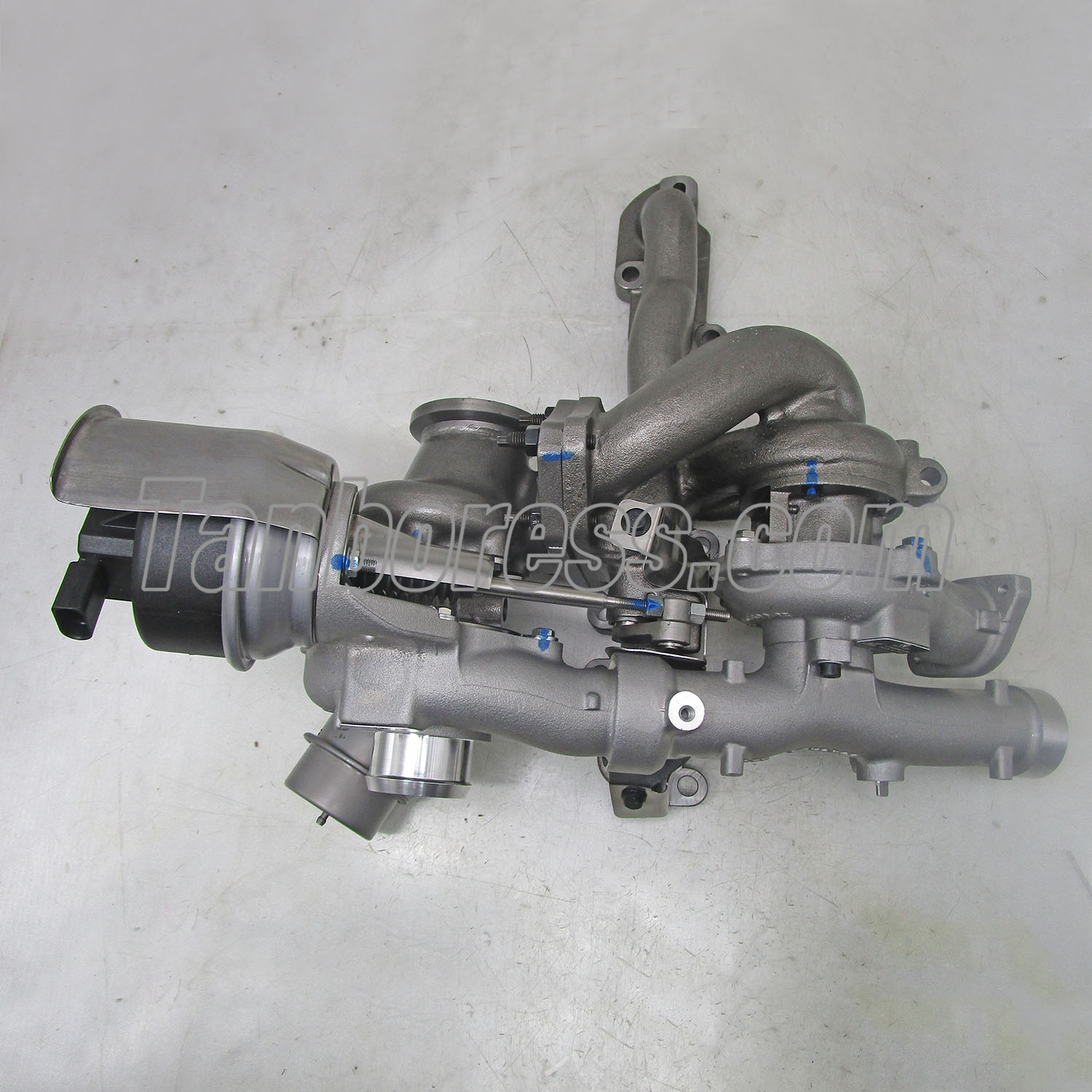 Turbocharger for Volkswagen ( VW ) CFCA R2S KP35 + K04 10009700027 03L145701G