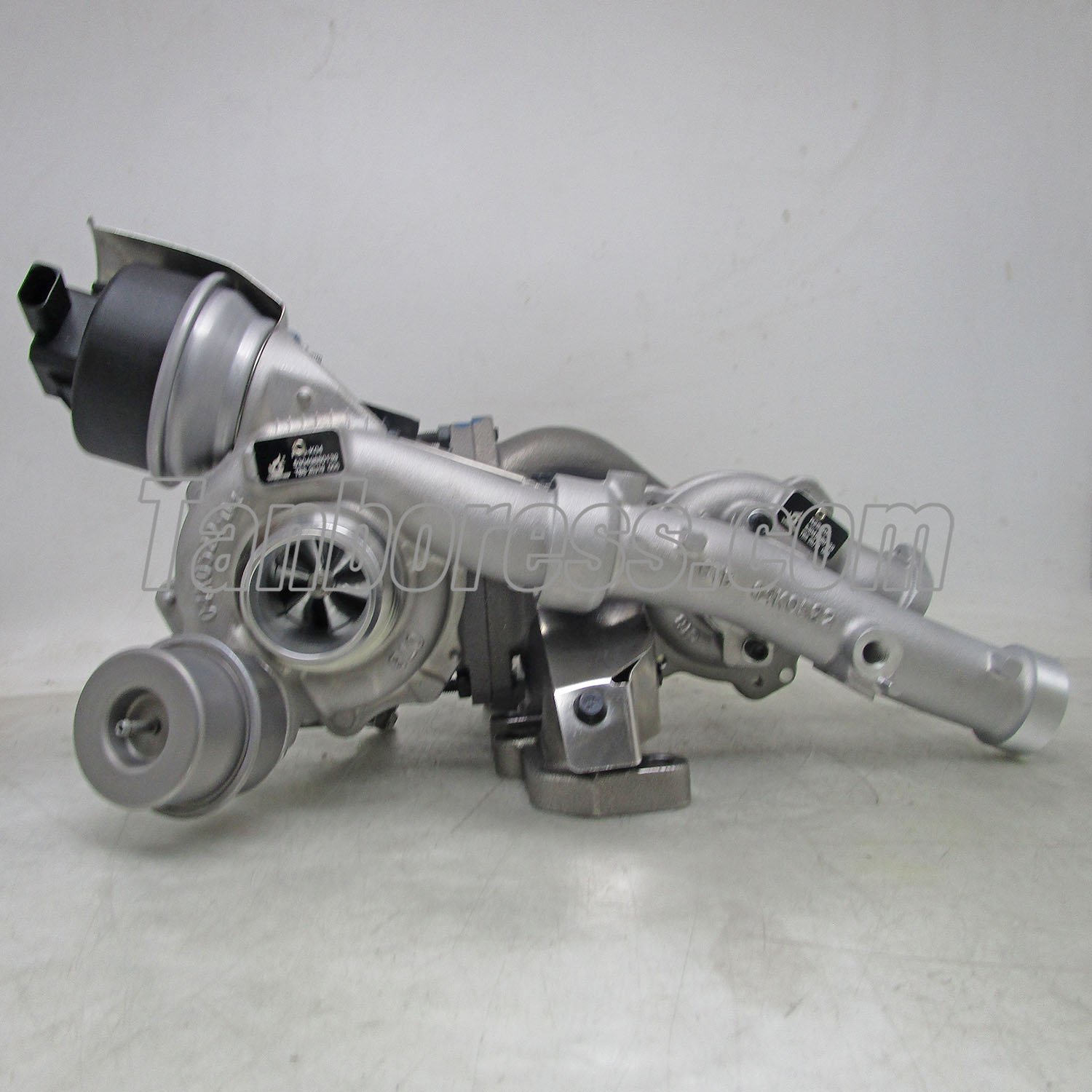 Turbocharger for Volkswagen ( VW ) CFCA R2S KP35 + K04 10009700027 03L145701G